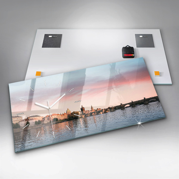 Vízszintes üvegóra Károly híd Prágában