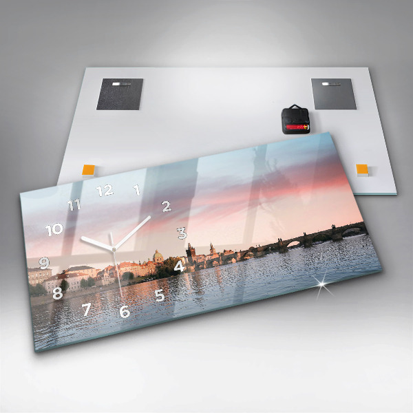 Vízszintes üvegóra Károly híd Prágában