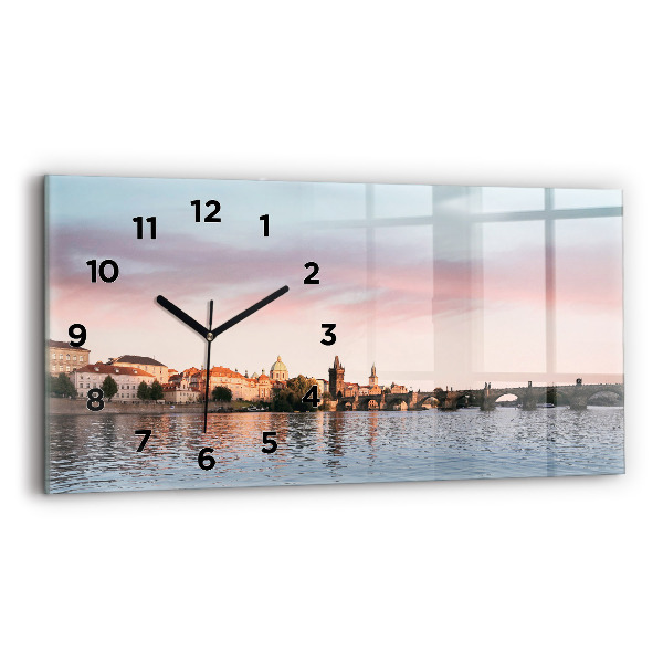 Vízszintes üvegóra Károly híd Prágában