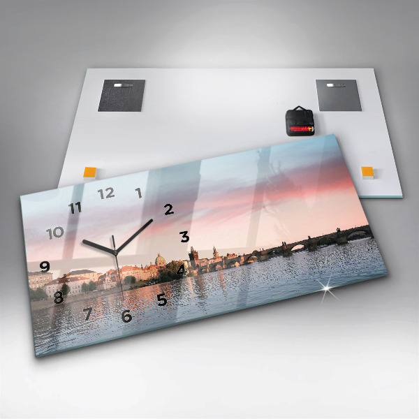 Vízszintes üvegóra Károly híd Prágában