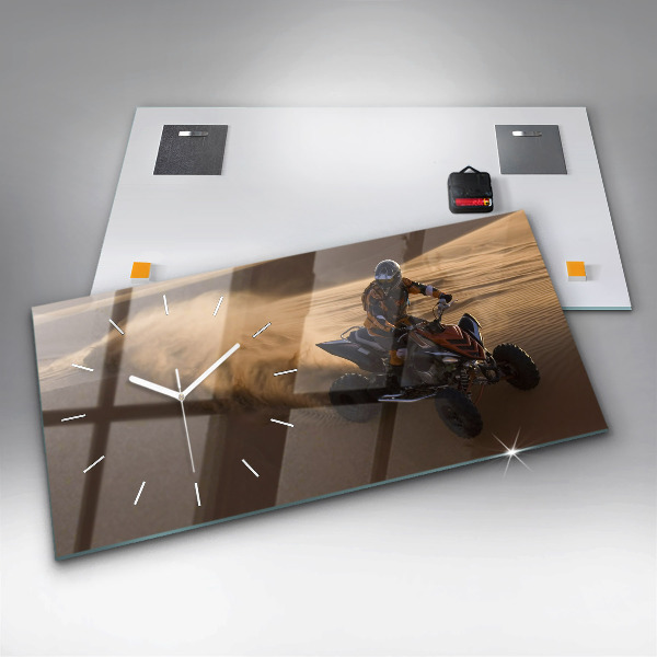 Vízszintes üvegóra Quad a sivatagban