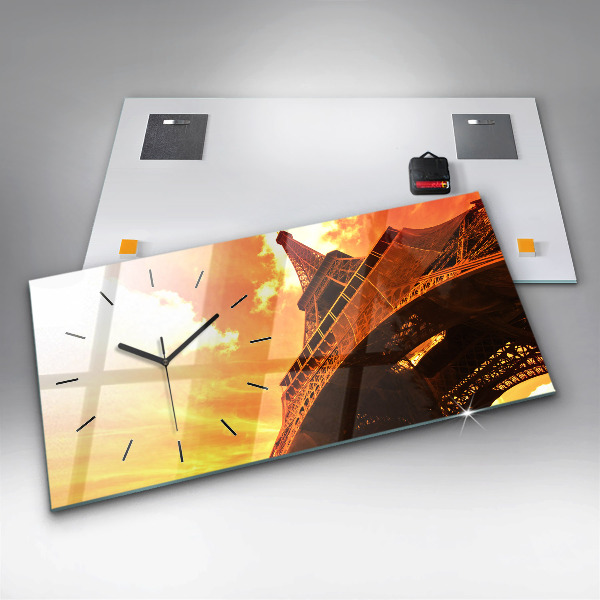Vízszintes üvegóra Az Eiffel-torony Párizsban