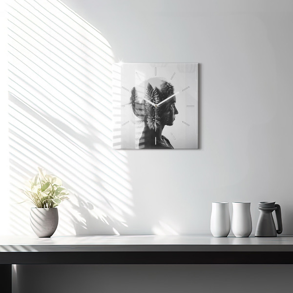 Szögletes fali üvegóra Egy nő portréja