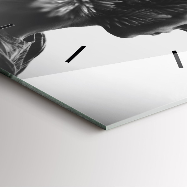 Szögletes fali üvegóra Egy nő portréja