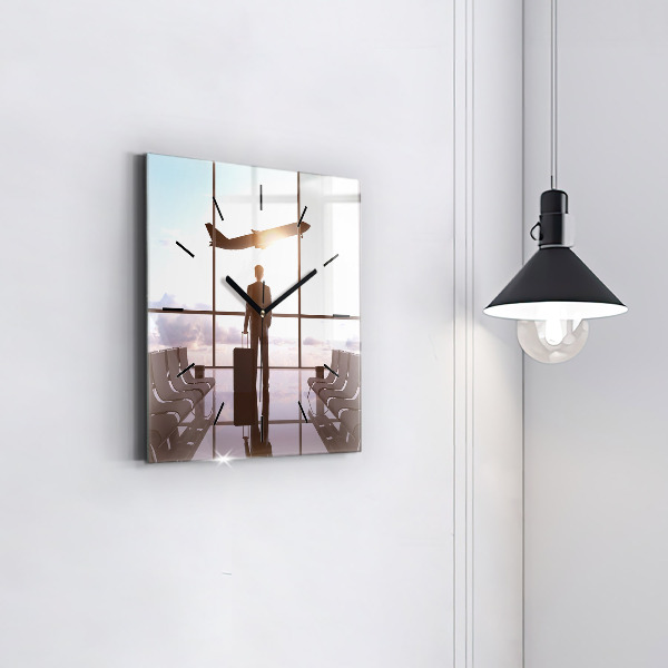 Szögletes fali üvegóra Férfi a repülőtéren