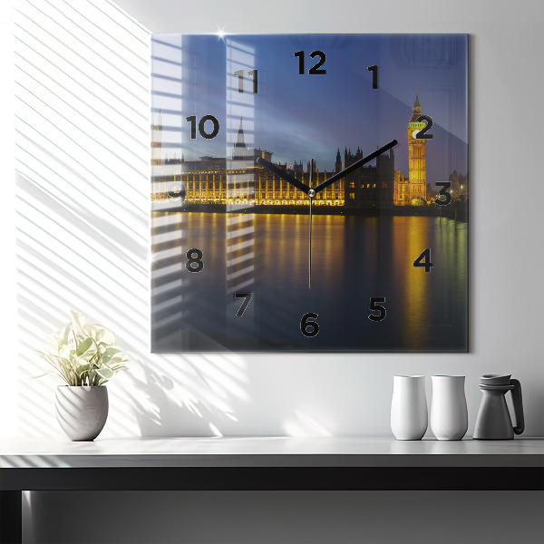 Szögletes fali üvegóra Winchester Palace London