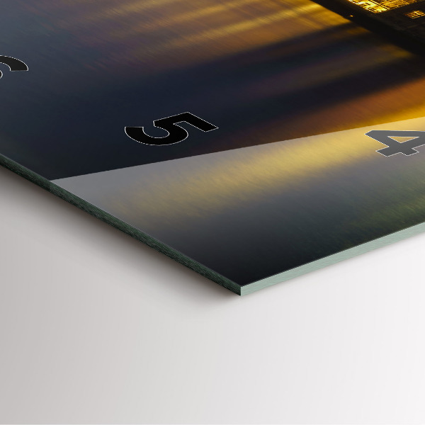 Szögletes fali üvegóra Winchester Palace London