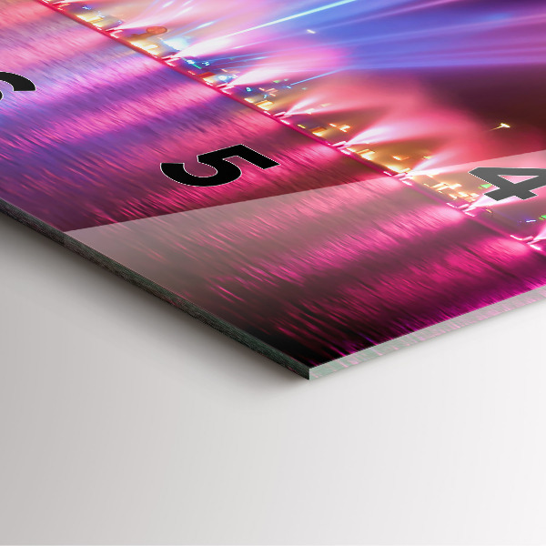 Szögletes fali üvegóra Wroclaw-kút éjjel