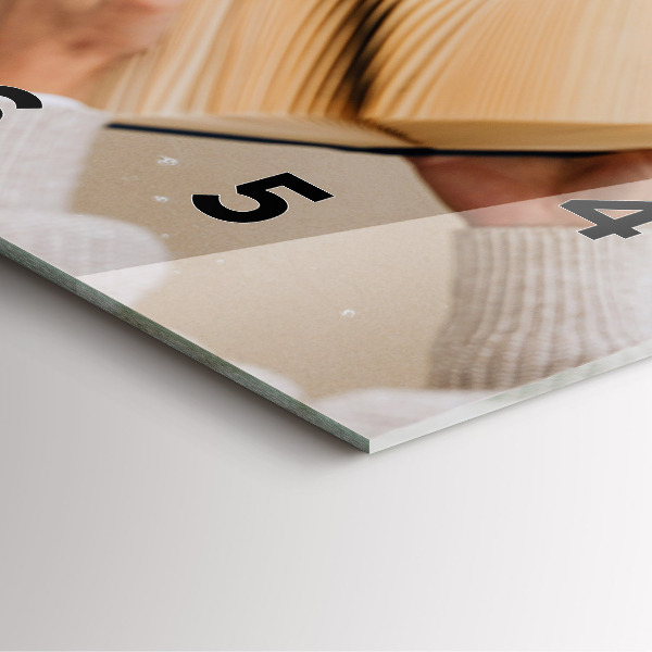 Szögletes fali üvegóra Egy pillanat egy könyvvel