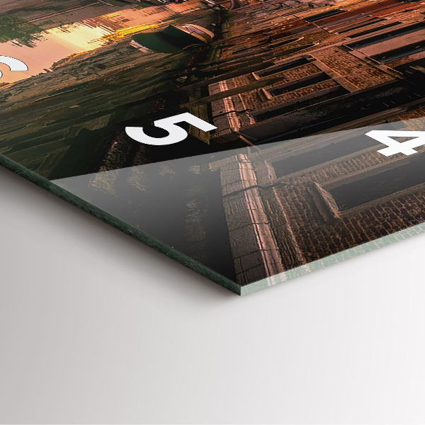 Szögletes fali üvegóra Kilátás a csatornára a városban