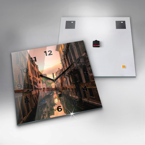 Szögletes fali üvegóra Kilátás a csatornára a városban