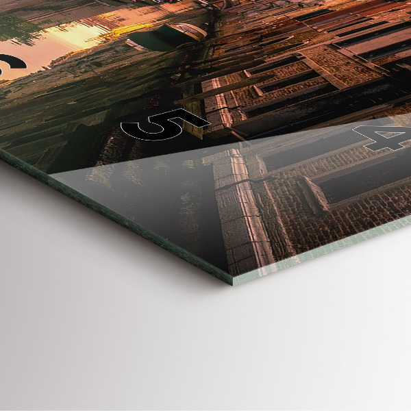 Szögletes fali üvegóra Kilátás a csatornára a városban