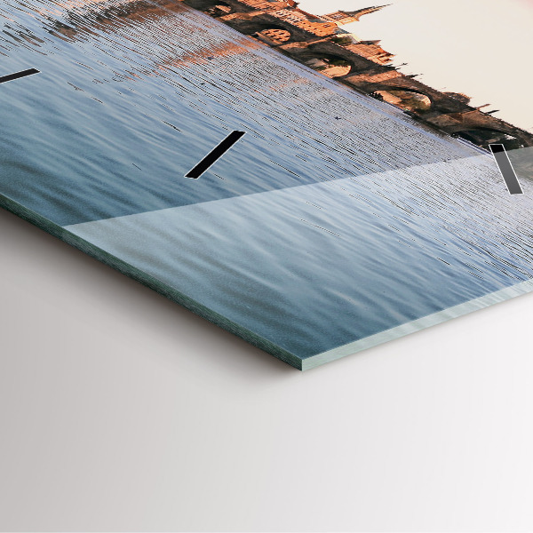 Szögletes fali üvegóra Károly híd Prágában