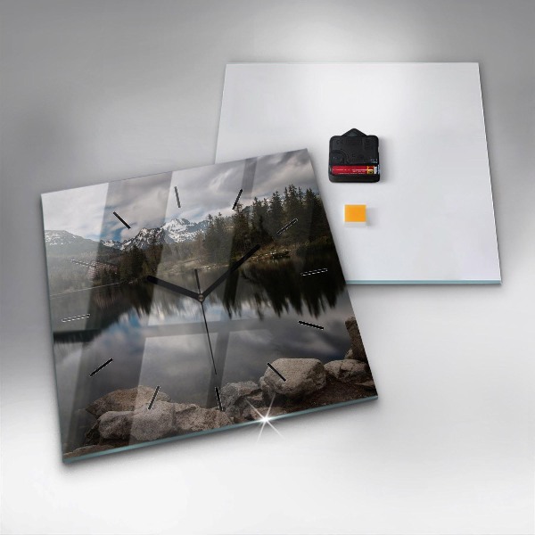 Szögletes fali üvegóra Magas-Tátra Szlovákiában