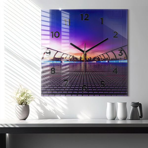 Szögletes fali üvegóra Szent Pál székesegyház