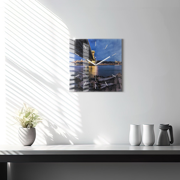 Szögletes fali üvegóra Sziklás part a híd alatt