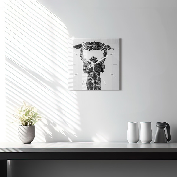 Szögletes fali üvegóra Szabadság-szobor Budapesten