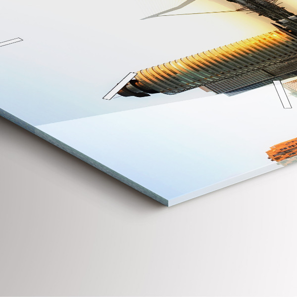 Szögletes fali üvegóra Város a folyón