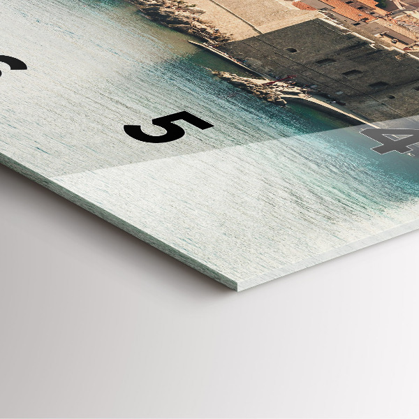 Szögletes fali üvegóra Vitorlás Dubrovnikban