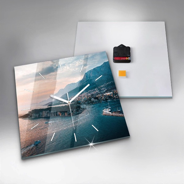 Szögletes fali üvegóra Sziget Horvátországban