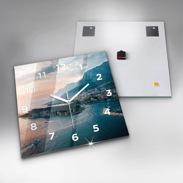 Szögletes fali üvegóra Sziget Horvátországban