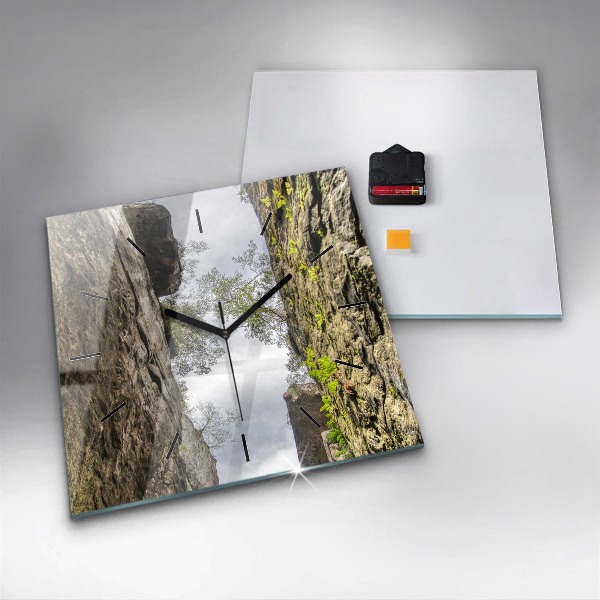 Szögletes fali üvegóra Rockváros Csehországban