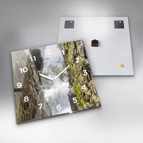 Szögletes fali üvegóra Rockváros Csehországban