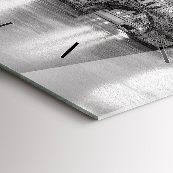 Szögletes fali üvegóra Károly híd Prágában