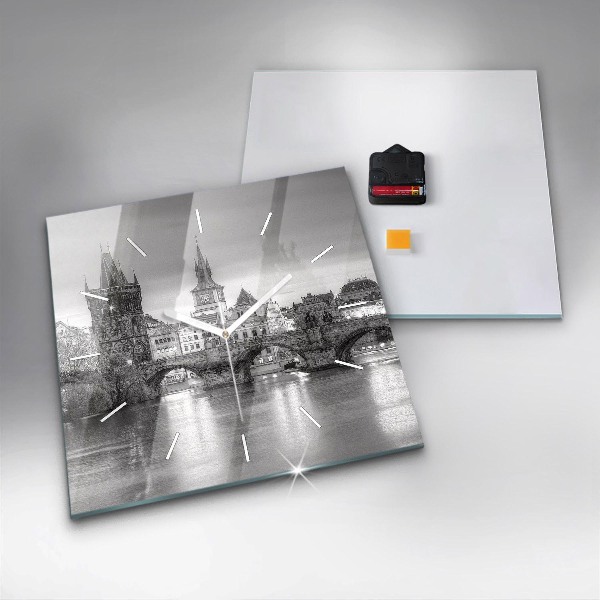 Szögletes fali üvegóra Károly híd Prágában