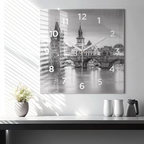 Szögletes fali üvegóra Károly híd Prágában