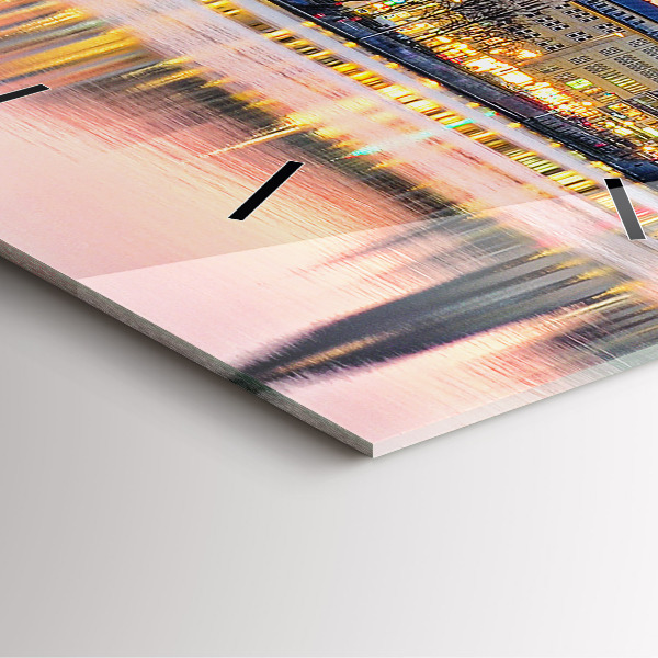 Szögletes fali üvegóra Alster Hamburgban