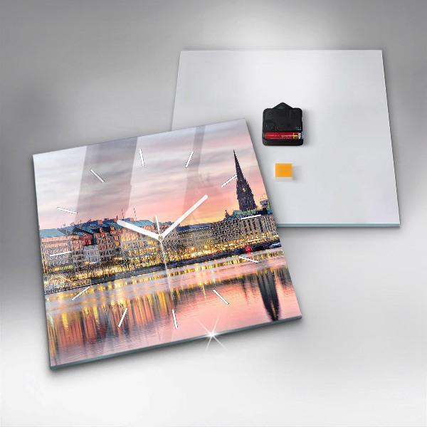 Szögletes fali üvegóra Alster Hamburgban