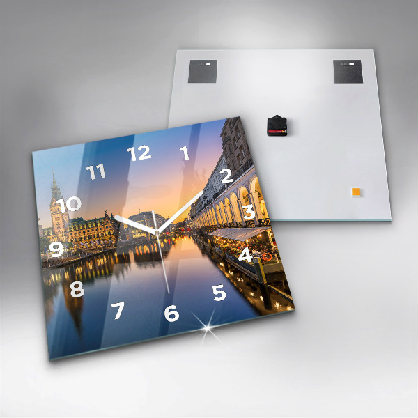 Szögletes fali üvegóra Hamburg városháza