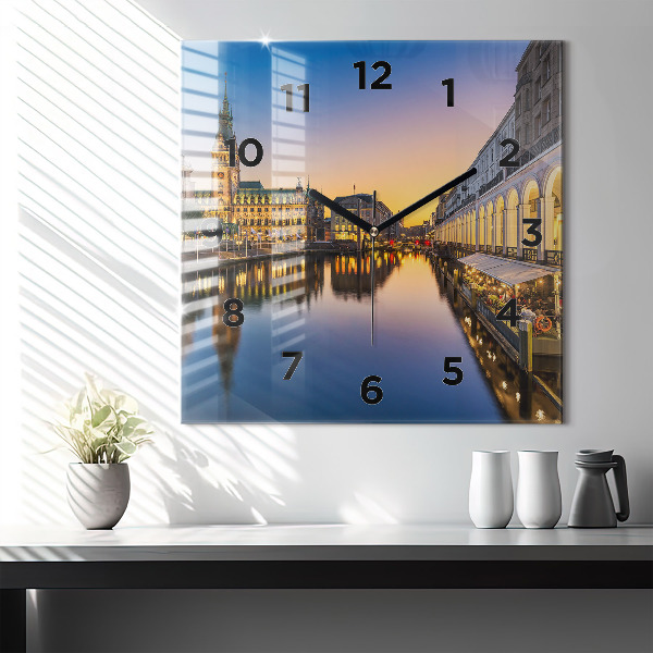 Szögletes fali üvegóra Hamburg városháza