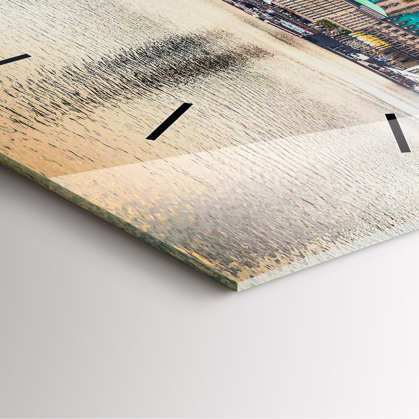 Szögletes fali üvegóra Binnenalster Hamburgban