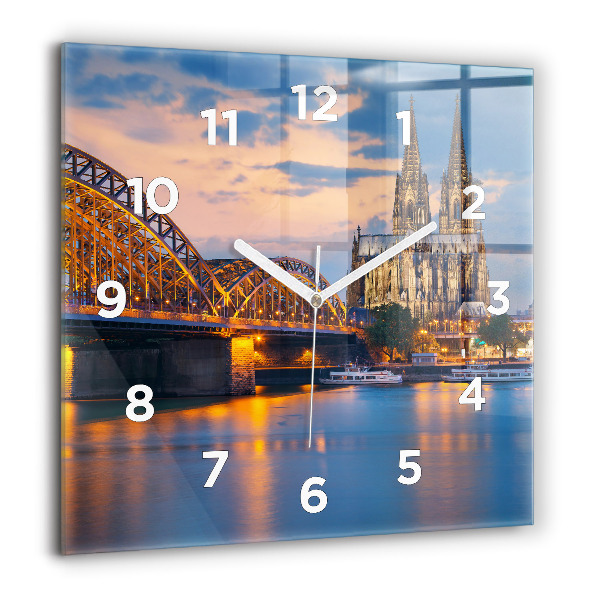 Szögletes fali üvegóra Kilátás a városházára