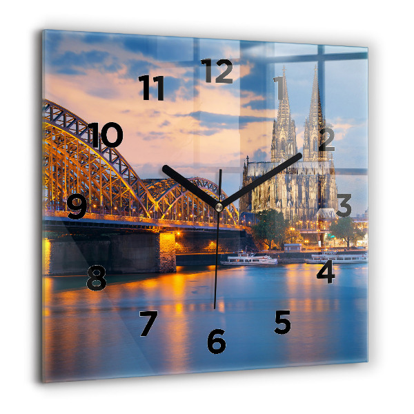 Szögletes fali üvegóra Kilátás a városházára