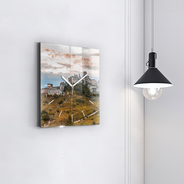 Szögletes fali üvegóra Szepesi vár Szlovákiában