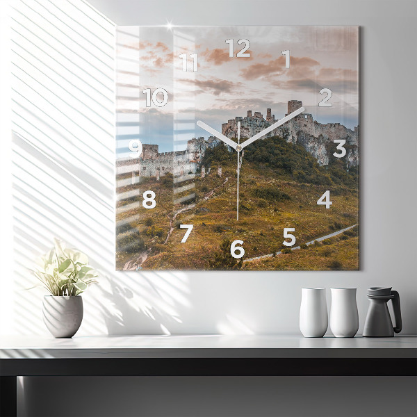 Szögletes fali üvegóra Szepesi vár Szlovákiában