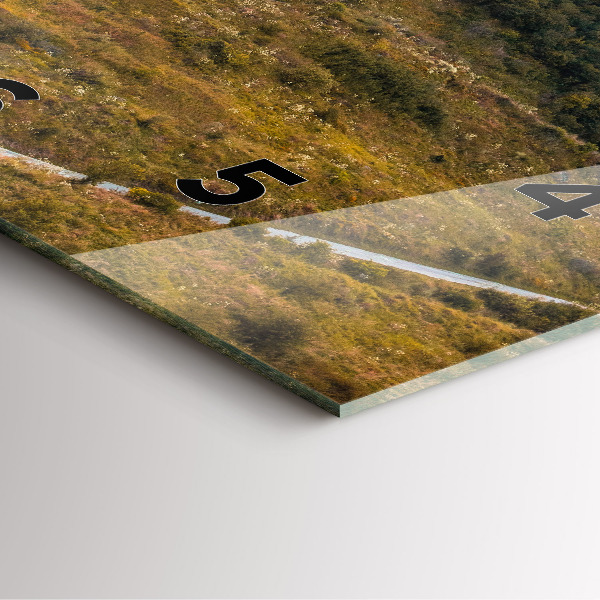 Szögletes fali üvegóra Szepesi vár Szlovákiában