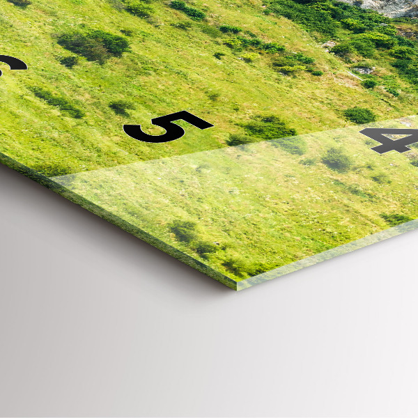 Szögletes fali üvegóra Szepesi vár Szlovákiában