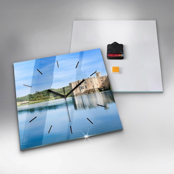 Szögletes fali üvegóra Leedsi kastély