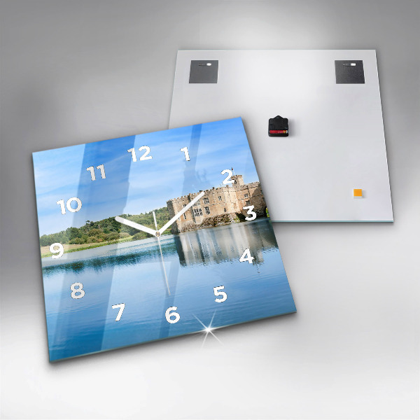 Szögletes fali üvegóra Leedsi kastély