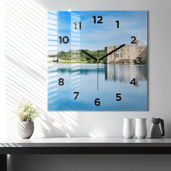 Szögletes fali üvegóra Leedsi kastély