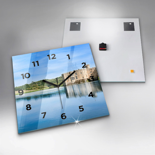 Szögletes fali üvegóra Leedsi kastély