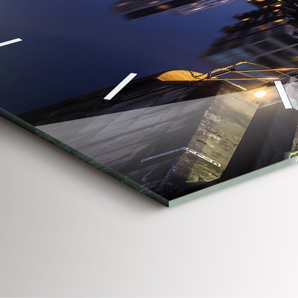 Szögletes fali üvegóra A város éjszaka kivilágosodott