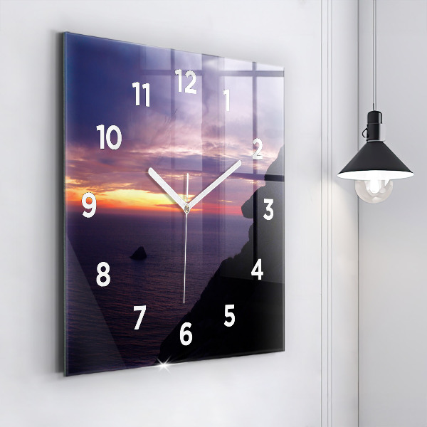 Szögletes fali üvegóra Kőfej