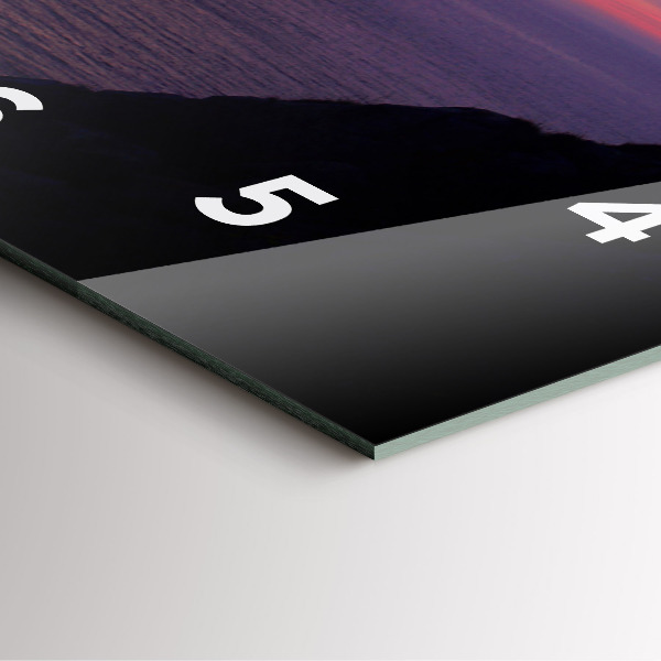 Szögletes fali üvegóra Kőfej