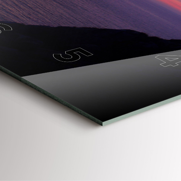 Szögletes fali üvegóra Kőfej