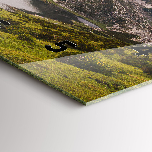 Szögletes fali üvegóra Tó és Pireneusok-hegység